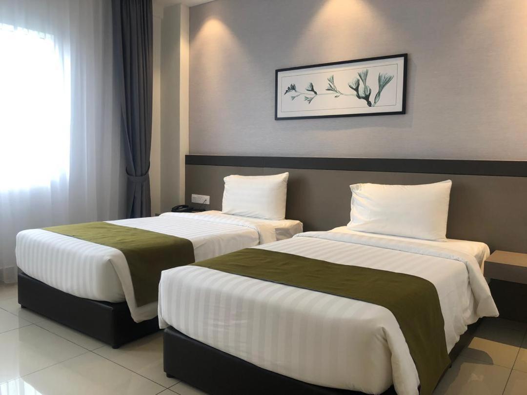 Savanna Hill Hotel 3*