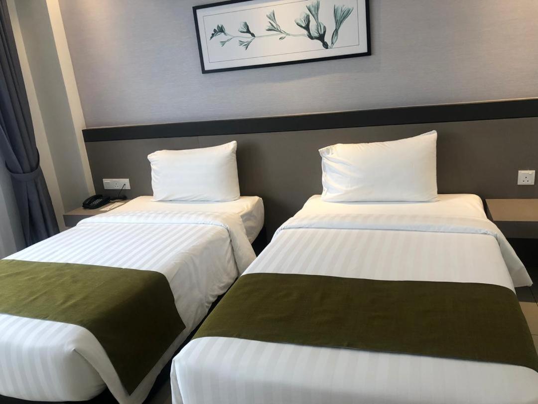Savanna Hill Hotel 3*